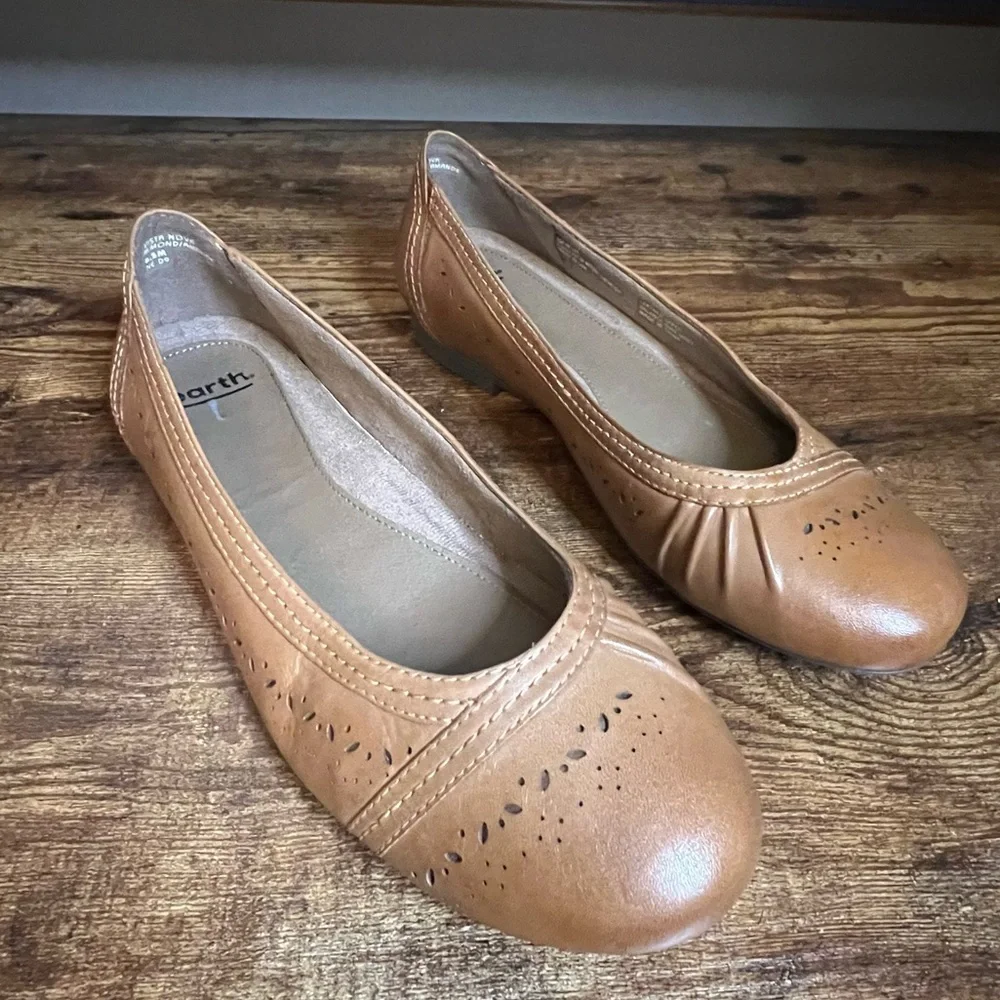 Earth Brown Leather‎ Ballet Flats slip on cut out casual shoes women's 8.5 - Picture 2 of 13